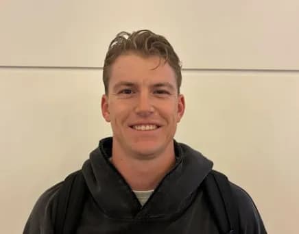 DeNA新外国人レイノルズ選手が来日「チームの力になり、最高のシーズンにできるよう頑張ります」