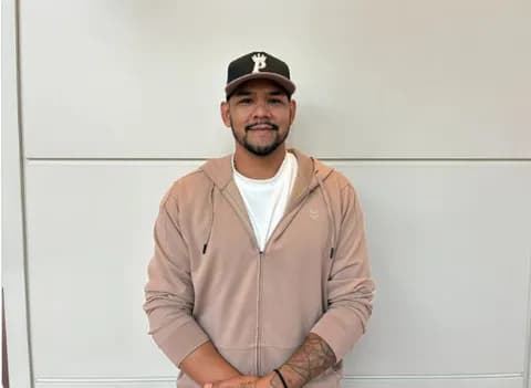 DeNA新助っ人ルイーズ選手が来日「100％ベストを尽くす」チーム貢献を誓う