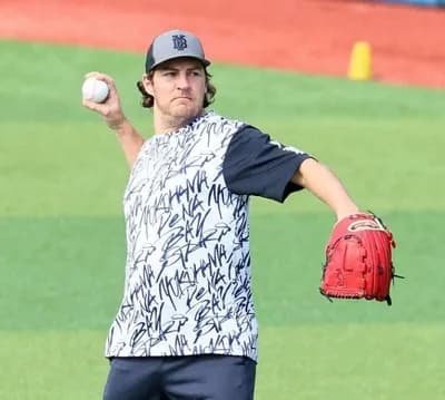 【速報】バウアー「現時点でNPBとの契約を求めていない。