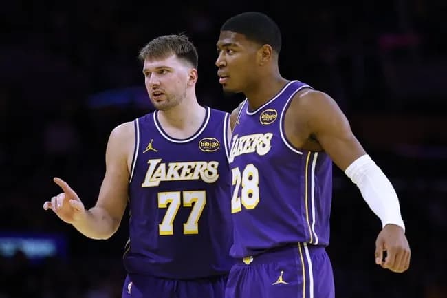 【朗報】八村塁さん「コーチ陣がレブロン、ドンチッチに全員がボールに触れ、シェアするよう伝えた」