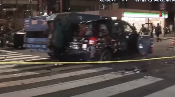 【動画】内閣府公用車が信号無視をして9人が死傷事故、ガチで意味不明・・・・・・・・・・