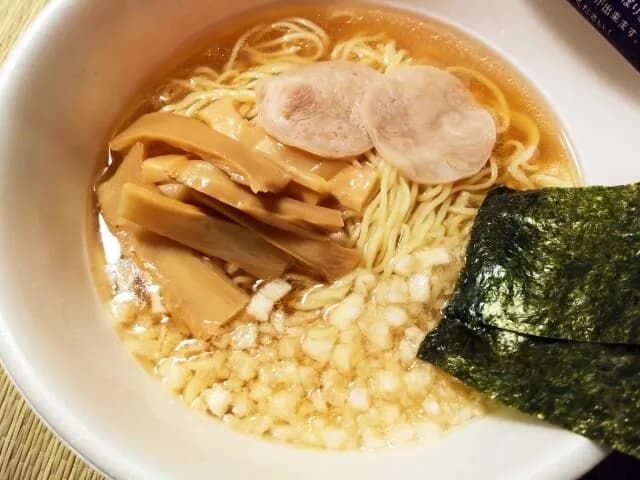高いカップ麺あるやん