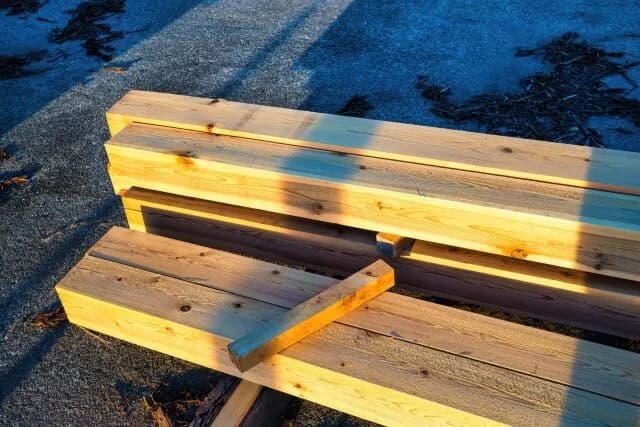 今ってネットの知識使えば家くらい自分で建てられるよな？