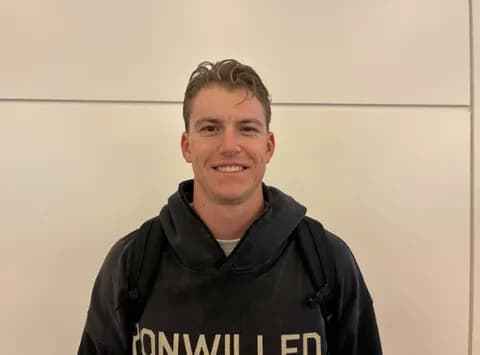 【DeNA】新外国人レイノルズが“規格外”のデカさ！藤浪晋太郎を超える高身長にファン驚愕