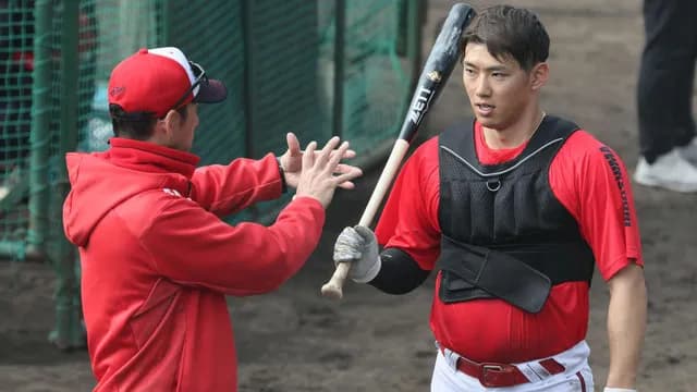 カープ『ドラゴンボール風練習』を導入！福地打撃コーチ発案の〝ウエートベスト〟