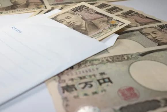 【画像】 この家に2年間住むだけで300万もらえたらどうする？