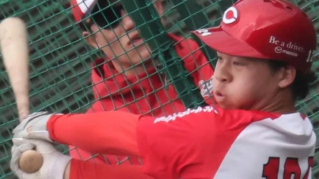 カープ育成ドラ1小林、柵越え25本を放つ！打撃型捕手として坂倉の後継者になれるか