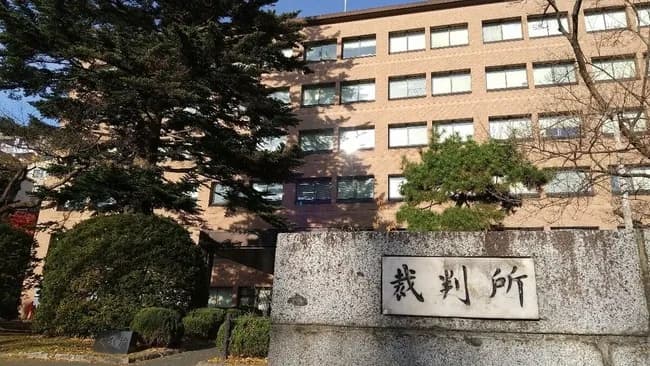 中学教諭(53)修学旅行先で深夜にスペアキー使って女子生徒らが寝てる部屋に侵入しわいせつ