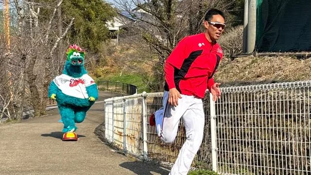 カープ秋山(37)がスラィリーに追い回される画像ｗｗｗｙｗ