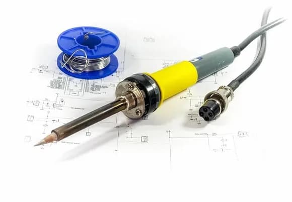 【悲報】義務教育でキッズにはんだごてを教える理由、ガチで謎ｗｗｗｗｗｗｗｗｗｗｗｗｗｗｗ