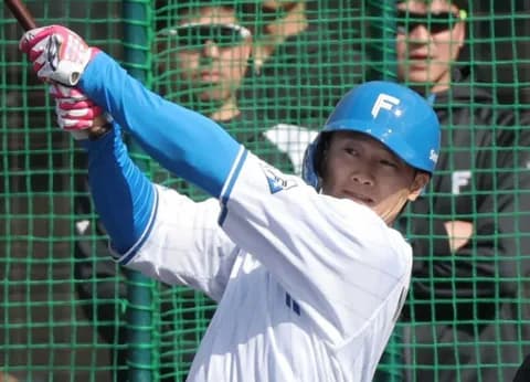 【日本ハム】西川遥輝が初安打＆ヘッスラで猛アピール　前日死球の影響を感じさせず　初の対外試合で存在感