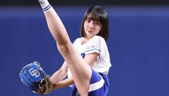 【画像】岡田紗佳(31)、若干厳しくなってくる・・・・・