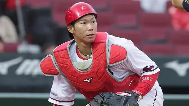 カープ達川、坂倉のスローイングにダメ出し「インサイド構えたら他球団は走りますよ」