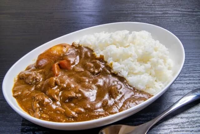 【悲報】カレーライス物価過去最高、自炊カレー1杯349円