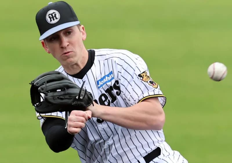 ディベイニー『早出で練習して秀太に守備を習ってます』←応援したくなるよな