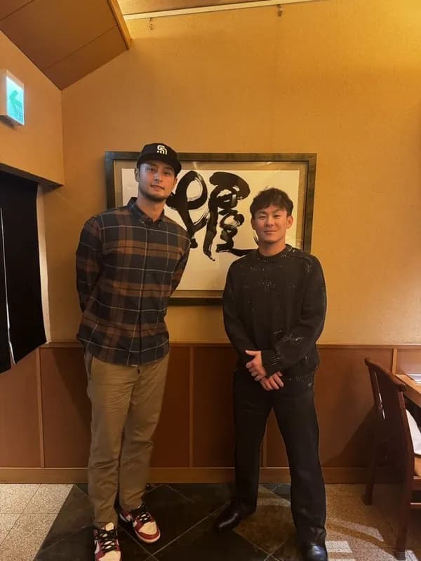 ダルビッシュが宮崎入り　粋な計らいで牧原大成を誘ってサシ飯