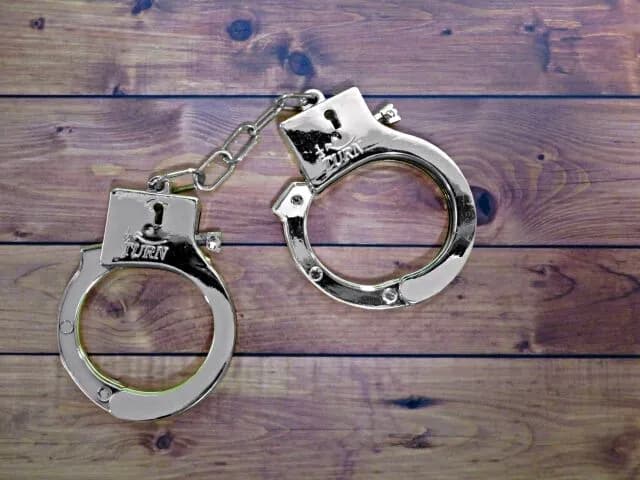 市議、逮捕「お金がもったいない」