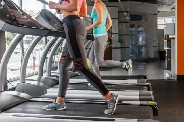 毎日ジムで10キロランニングしてる