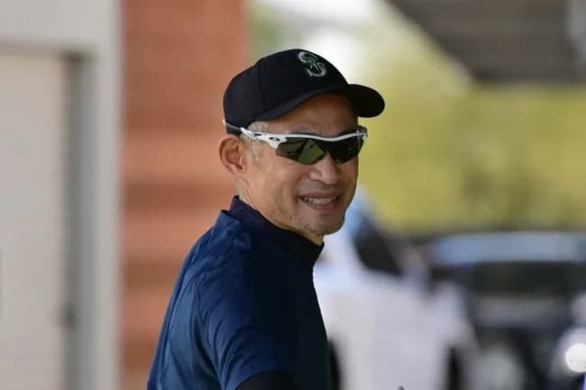 イチロー、銅像化