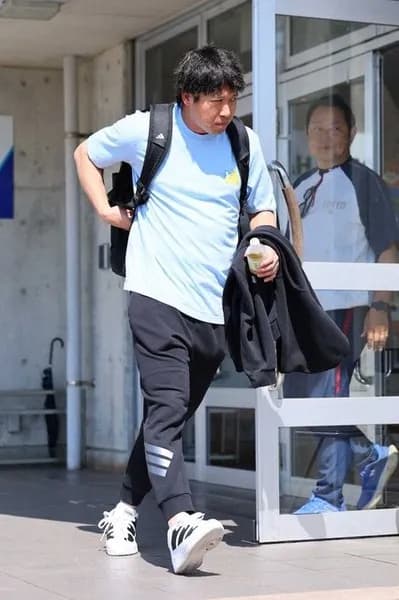 ヤクルト・山田哲人が左脇腹張りで離脱　並木、内山、松下も故障で2軍合流　池山監督「食い止めないと」