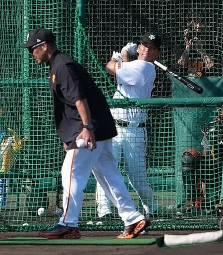 巨人、宮崎キャンプで「飛ぶボール」を使っていた！ 公式球に切り替えて柵越え激減ｗｗｗｗ