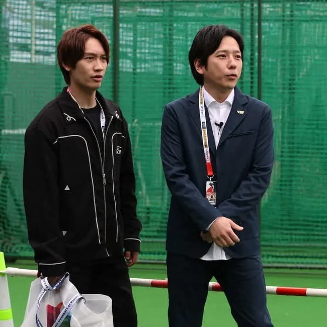 【侍ジャパン】「二宮さーん！」大スターの姿にファン騒然　「スペシャルサポーター」大歓声受けブルペンへ