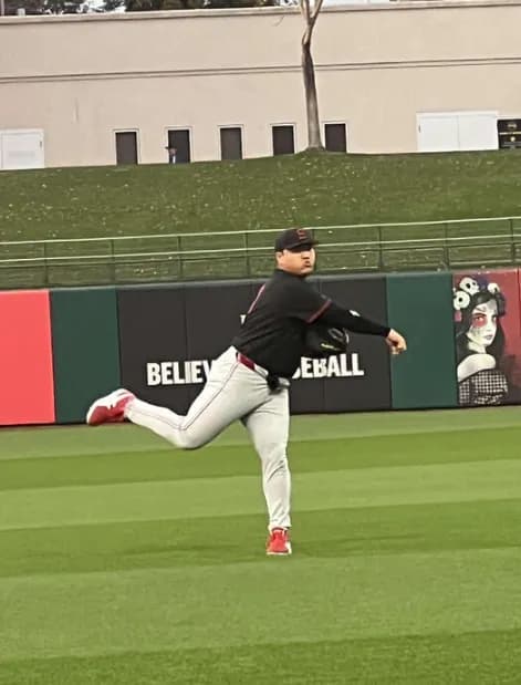 佐々木麟太郎さん（日本時代184cm113kg）、アメリカでさらに太ってしまう