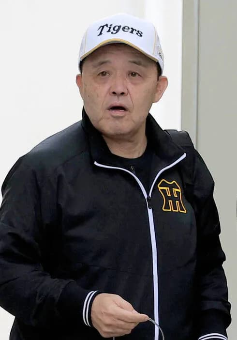 【阪神】「しんどいで」岡田彰布オーナー付顧問が新外国人ディベイニーの遊撃構想に待った「前に来ない。足を使えない」