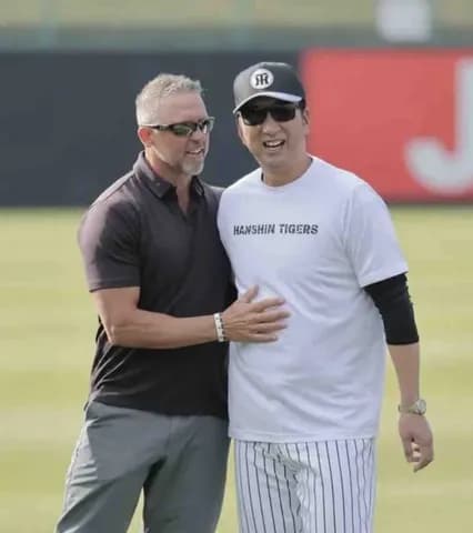 【阪神】ジェフ・ウィリアムス駐米スカウトが宜野座キャンプに合流、盟友の藤川球児監督と３０分間談笑