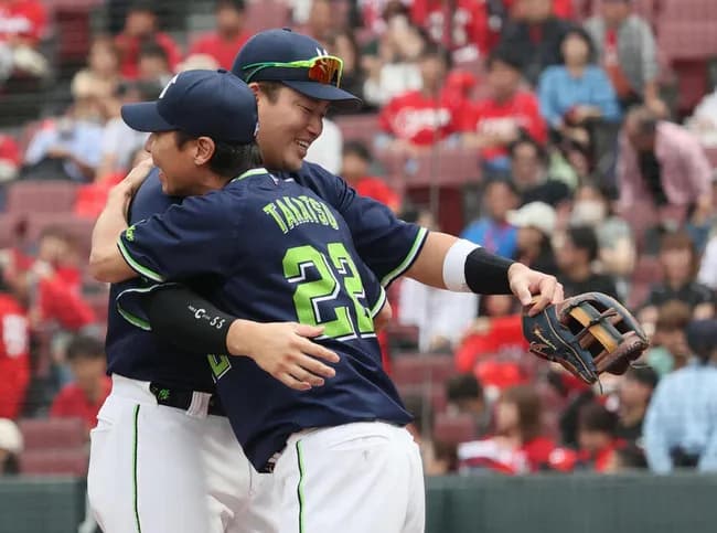 現地メディア「村上はメジャーで何本ホームランを打てる？」高津「55本」