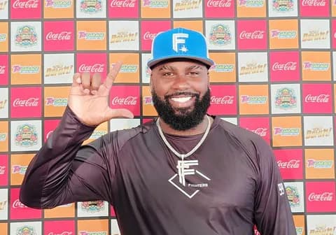 日本ハム　レイエス柵越え１２発！うち場外弾４発「最高の気分」合流即快音連発「今年は５０本打つ」専属トレーナーとも契約