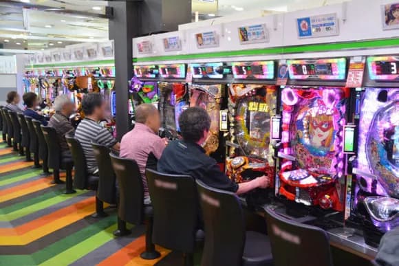 【急募】パチンコで5万円負けってどのくらいやばい？ｗｗｗｗｗｗｗｗｗｗｗｗｗｗｗｗ