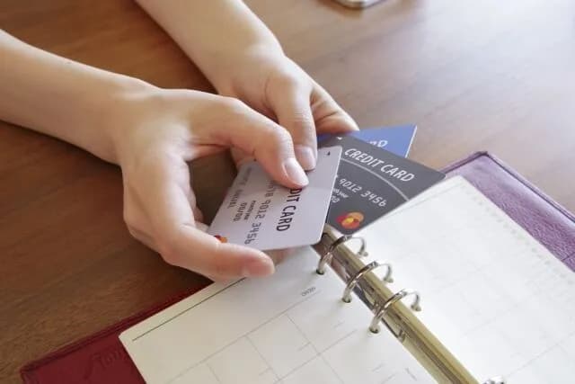 お前らクレカ年間いくらくらい使う？