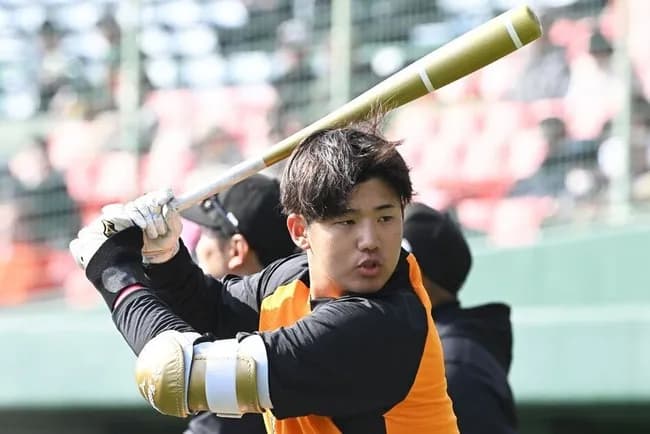 巨人球団関係者「石塚(19)を4番岡本になれるよう育てる、それで潰れるならそこまで」