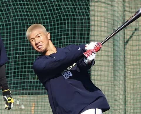 頓宮 右膝後十字靱帯損傷と診断　育成3年目河内 右膝前十字靱帯断裂‥