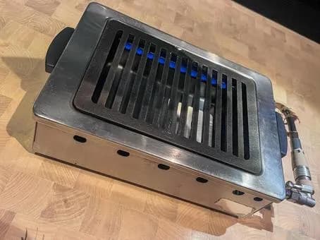 焼肉屋で食べ終わったら自分で火を消す？知恵袋「自分で消す」AI「店員に任せろ」