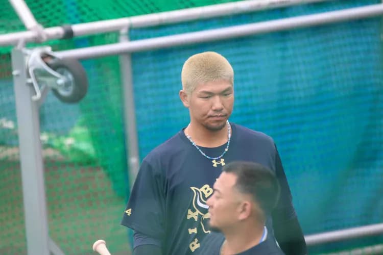 緊急帰阪の頓宮裕真、後十字靭帯損傷…河内康介も右膝前十字靭帯断裂で今季絶望…