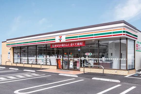 【悲報】コンビニで昼飯食うと普通に1000円超えてしまうｗｗｗｗｗｗｗｗｗｗｗｗｗｗｗｗ