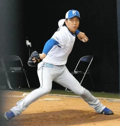 【日本ハム】40歳のベテラン・宮西尚生が実戦初登板で三者凡退 広島高卒ルーキーとの22歳差対決も制す