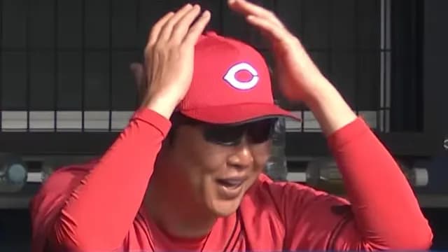 【悲報】カープ新井監督(鬼フォルム)、辰見HRでついにやってしまうｗｗｗ