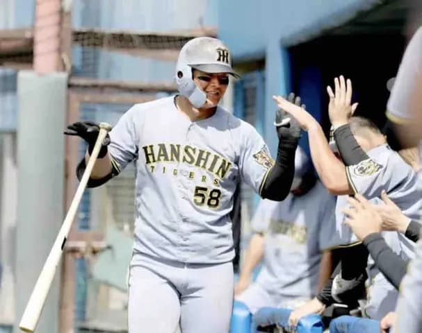 【阪神】オープン戦チーム初本塁打は前川右京！　右翼スタンドへ先制ソロ叩き込む