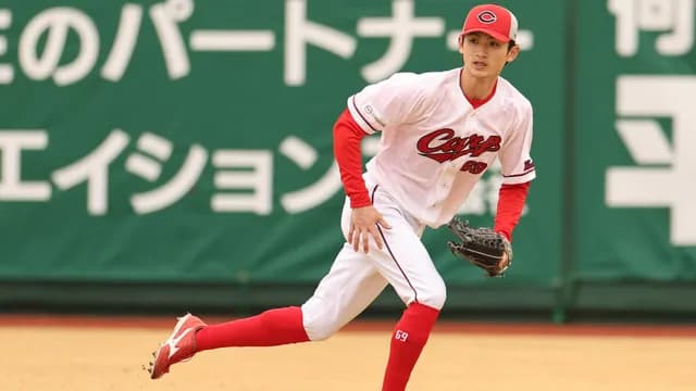 カープ辰見、レフトで美麗ダイビングキャッチ！外野手の守備力でもアピール！！