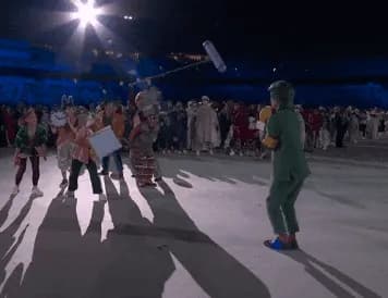 【悲報】東京五輪開会式のなだぎ寸劇、未だに意味が解明されない