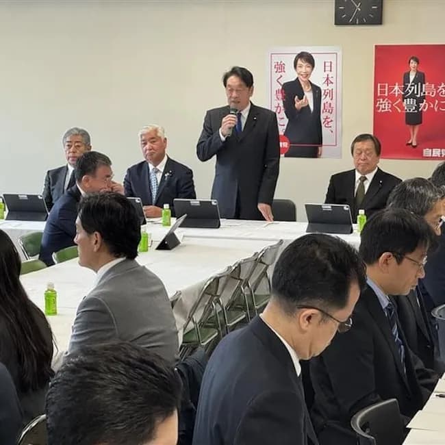 高市早苗「武器輸出できるようにするわよ。何輸出するかは私が判断して国会に事後報告するわよ」