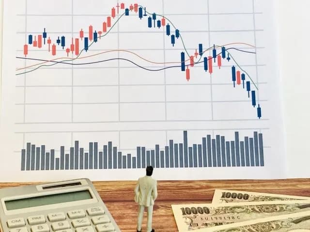 日本株と米国株どっち買えばいいか教えてクレメンス
