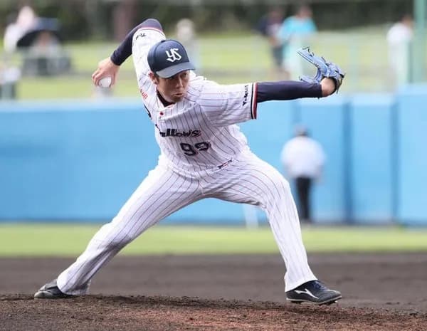 ヤクルト・青柳、左ハムストリングの張り　全体練習から外れる