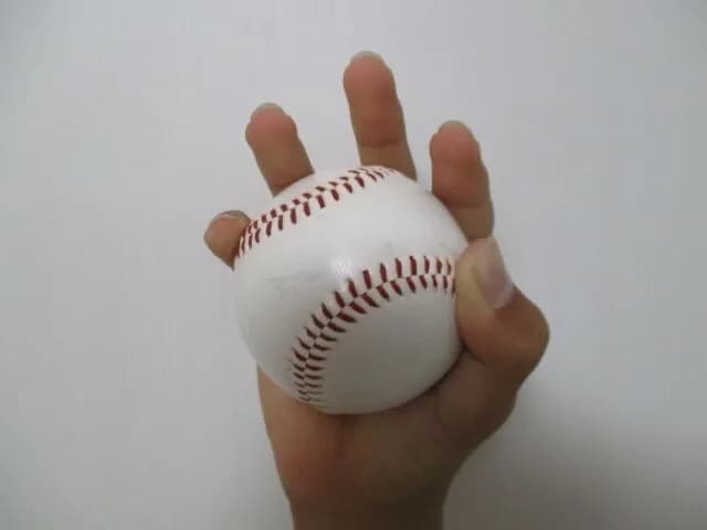 プロレベルの投手が鷲掴みでボール投げたらどんな変化するの?