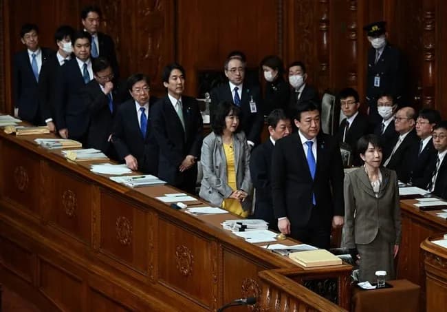 高市早苗「やっぱ日本に核兵器持ち込むの無理じゃね？」