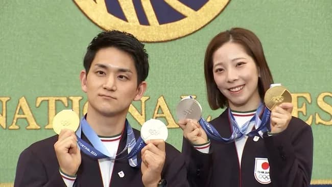 りくりゅうペアが会見。「2人の関係は？」との質問に、「ご想像にお任せします」と回答！