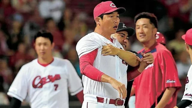 カープ新井監督が『鬼フォルム』にキャラ変←厳しく笑わない監督の方がチームは強くなるのか？